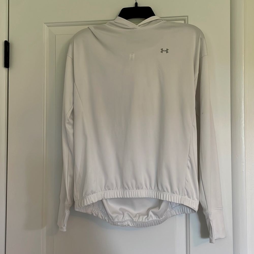 white under armour hooded pullover